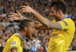 Arsenal galibiyetle başladı: 1-2