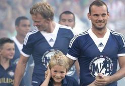 Sneijder ve Kuyt şov yaptı!