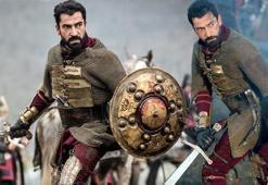 Kenan İmirzalıoğlu, at binip kılıç kullanarak 5 kilo verdi