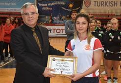 En iyi kaleci Elif Küpeli seçildi