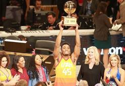 NBA smaç yarışmasını Mitchell kazandı