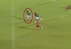 Orta sahadan inanılmaz gol