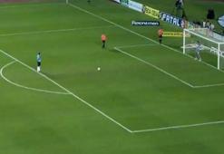 Kaleciden müthiş panenka