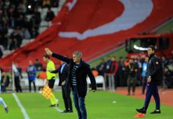 Şenol Güneş, Şifo Mehmet'i hakeme doğru ittirdi
