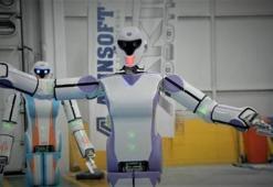 İzle- Robotlar 'Erik Dalı' oynadı!