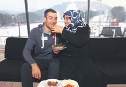 Hamza Dursun'un Kore'de aile saadeti