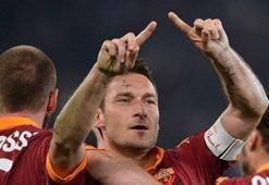 Totti, Buffon'u fena avladı