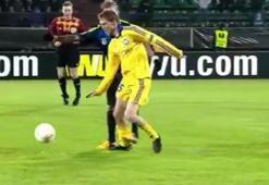 Meireles'in kırmızı kart pozisyonu