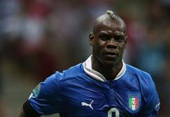 Mario Balotelli'den olay yorum: "Maymunlar..."