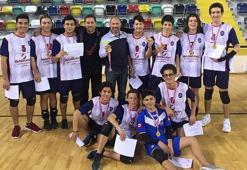 Burhaniyeli gençler Voleybolda Balıkesir'i temsil edecekler