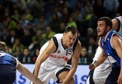 Fener liderliği bırakmadı: 83-68