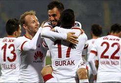 Galatasaraylı futbolculara yılbaşı hediyesi