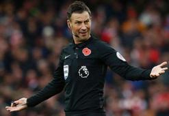 Mark Clattenburg'un yüzüne şişe atıldı!