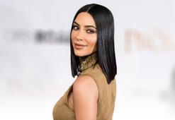 Kim Kardashian, Üstsüz Fotoğrafını 4 Yaşındaki Kızına Çektirdi