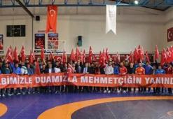 Özbek ve Türk güreşçilerden Mehmetçik'e destek