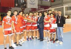 Voleybolda şampiyon Erdemli Akdeniz Anadolu Lisesi