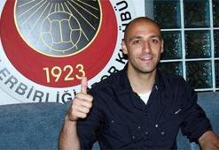 Billy Mehmet Ada'ya dönüyor