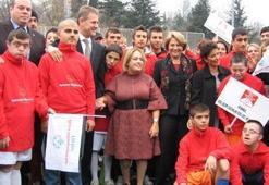 Yılın spor insanı ödülü Dilek Sabancı'nın