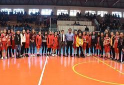 Burdur'da Okul Sporları Gençler Dart İl Birinciliği yarışması sonuçlandı