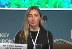 Şahika Ercümen: Balıklardan çok plastiklerle yüzüyorum