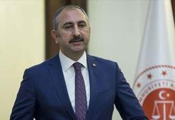 Adalet Bakanı Abdülhamit Gül: Kadına şiddeti hiçbir zaman, hiçbir yerde görmemek dileğiyle