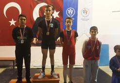 Pursaklar Belediyesi halterde 2 altın madalya daha kazandı