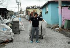 Dünya şampiyonu kağıt toplamaya devam ediyor