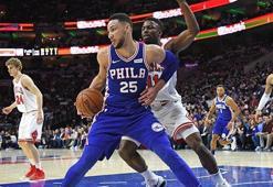 Çaylak Simmons'tan 5'inci "triple double"