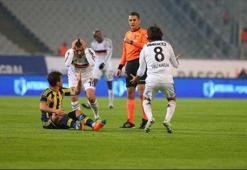 Emre Belözoğlu, Veli Kavlak ve Slaven Bilic'i suçladı