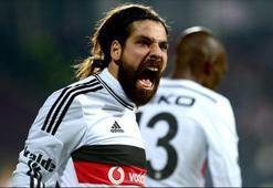 Gözler Olcay'ın üzerinde