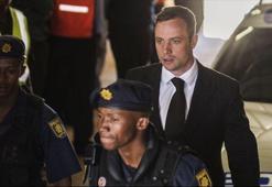Pistorius avukatlara para saçtı