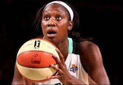 Tina Charles, sağlık kontrolünden geçti