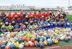 Futbolun Ustaları Elazığ'da gençlerle buluştu