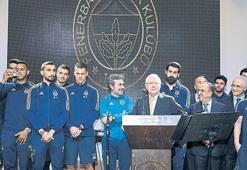 Aziz Yıldırım sahaya indi