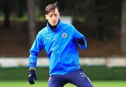 Fenerbahçe'de Mesut Özil, takımla birlikte çalıştı