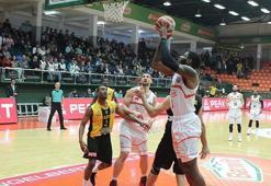 Banvit: 78 - AEK: 71
