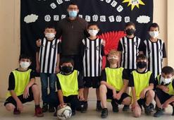 Altay'dan Akçaabatlı çocuklara spor malzemesi yardımı