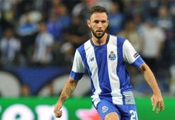 Fenerbahçe'de Layun transferi Telles'e bağlı