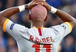 Ryan Babel saha dışında gündem olmaya devam ediyor