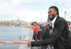 Emmanuel Adebayor: Uçağa Beşiktaş için bindim, Başakşehir'e imza attım