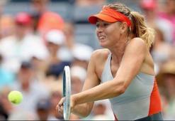 Wozniacki Sharapova'ya acımadı