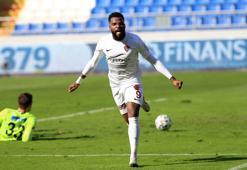 Son Dakika | Galatasaray ve Trabzonspor, Aaron Boupendza'nın peşinde