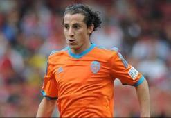 PSV, Andres Guardado'yu renklerine bağladı