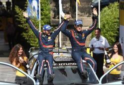 Neuville'den ilk zafer