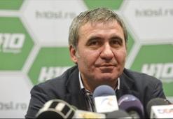 Hagi zor günler geçiriyor