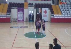 Mersin Basketbol Takımı, 'Osmaniye takımına sahip çık' pankartıyla sahaya çıktı