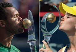 Kanada'da gülen Tsonga ve Radwanska oldu