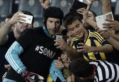 Real'in gözü Petr Cech'te