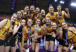 Dünya şampiyonu VakıfBank, kupasını aldı