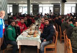 Bursaspor ve Antalyaspor taraftarlarından dostluk mesajı